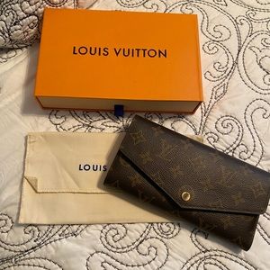 Louis Vuitton Sarah Pink Envelope wallet